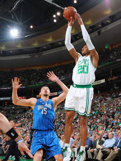 更是意志与 更是意志与